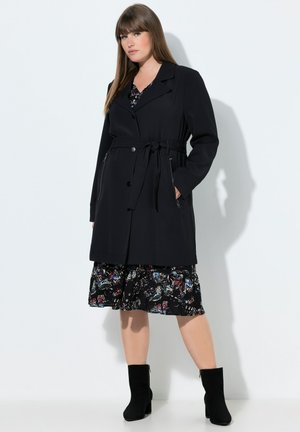 Krátký kabát - black