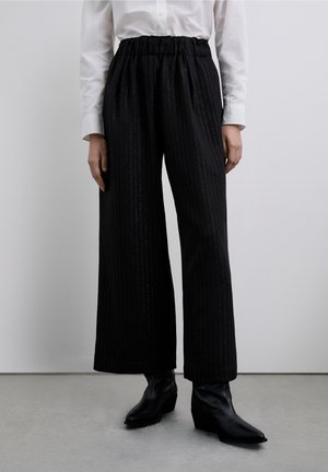 Pantalones - black stripes