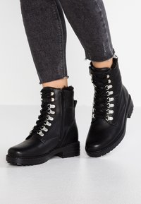 Zign Bottines à lacets - black