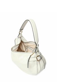 Bolso de piel blanca con herrajes dorados, una correa ajustable única, lados plisados y un bolsillo interior con cremallera. Bordes recortados en negro.
