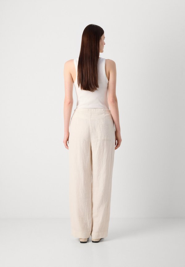 PANTS JOGGER STYLE STRAIGHT LEG MEDIUM WAIST DRAWSTRING AT WAIST - Trousers - silky stone3