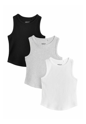 Sæt af tre ribbede tanktops i sort, grå og hvid. Hver har en rund halsudskæring og ærmeløs design. Mærkeetiket: NEXT.
