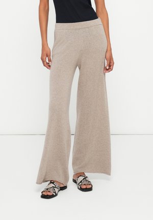 TROUSERS - Pantalones - natural sand