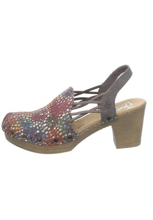 Multifarvet hæl sandal med en perforeret læderoverdel, grå slingback-rem og en trælignende struktureret hæl. Accentueret med metalnitter.