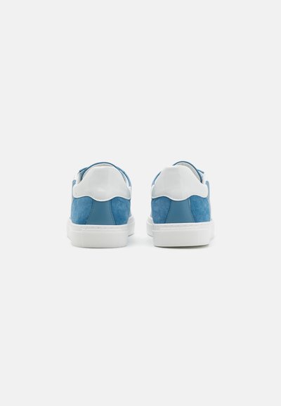 MOSCHINO Trainers - azzurro/bianco