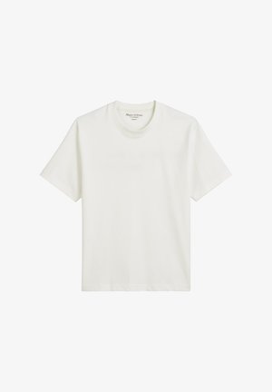 Weißes Baumwoll-T-Shirt mit Rundhalsausschnitt, kurzen Ärmeln und lässiger Passform. Etikett innen am Kragen gedruckt; keine sichtbaren Muster oder Akzente.