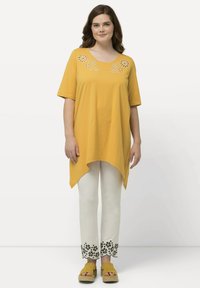 Ulla Popken HANDKERCHIEF HEM - Bluse - sand
