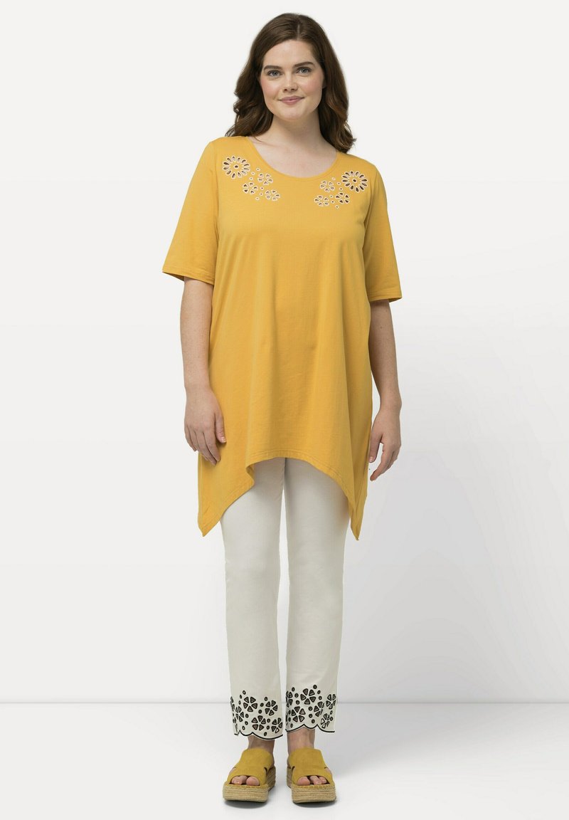 Ulla Popken HANDKERCHIEF HEM - Bluse - sand