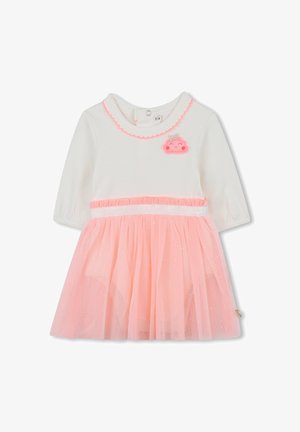 Vestido de algodão branco com saia de tule rosa, decote em forma de scallop rosa e aplicação de nuvem. O tule apresenta ressaltos brilhantes espalhados.