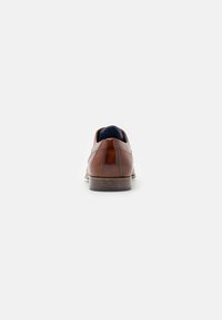 bugatti Derbies & Richelieus - cognac