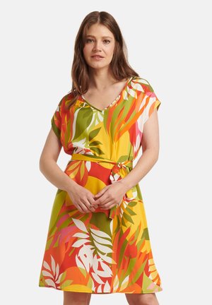 Korte mouwen jurk met een V-hals, levendig bloemmotief in rood, geel en groen, met een afneembare riem en een uitlopende zoom.