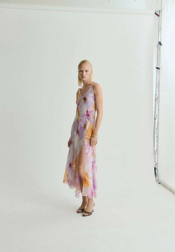 Maxi dress - light pastel purple3