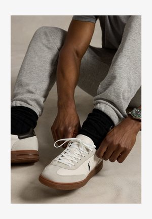 Polo Ralph Lauren BEDFORD LEATHER SUEDE SNEAKER UNISEX - Sportbačiai - white/black