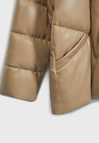 Stradivarius Vinterfrakke - beige