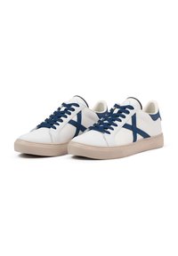 MUNICH Baskets basses - white