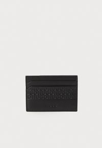 Portofel negru din piele netedă, cu logo-ul embosat "HUGO", având mai multe sloturi pentru carduri și un design minimalist.