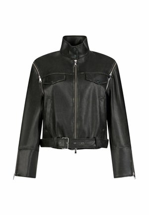 Giacca da motociclista in pelle nera con collo alto, cerniera frontale, tasche con bottoni a pressione, maniche con cerniera e cintura regolabile in vita.