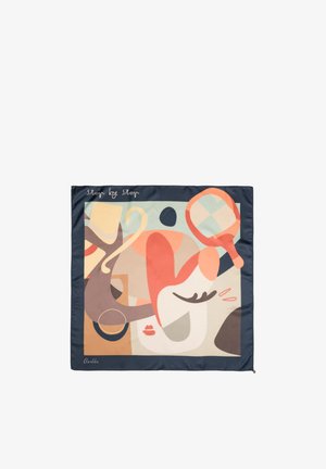 Design abstrait d'une écharpe avec un visage, des lèvres, un cil, un miroir à main, et le texte "Étape par étape" sur une bordure sombre.