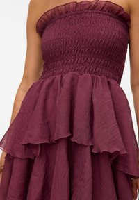 Vero Moda VMDELILAH SMOCK RUFFLE - Oblačila za posebne priložnosti - burgundy