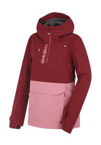 Červená a růžová nepromokavá bunda s přední kapsou, nastavitelnou kapucí a logem na hrudi, se mírně volným střihem.