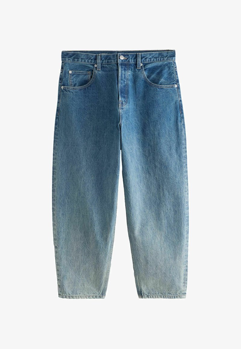 Jean denim bleu à jambes droites avec bouton et fermeture éclair à l'avant, passants pour ceinture, et design à cinq poches.