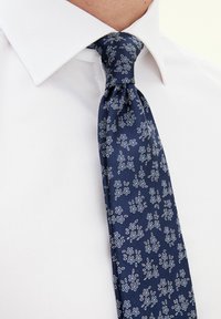 Oscar Jacobson Solmio - navy