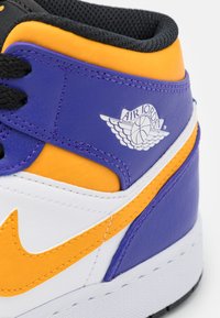 Jordan AIR JORDAN 1 MID UNISEX - Sapatilhas de cano alto - dark concord/taxi/white/black