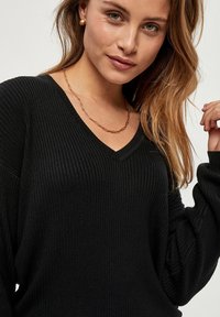 Desires DEGEISHA RIB V-PULLOVER - Pulover - black