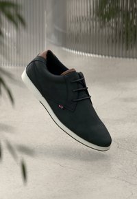 Pier One Casual snøresko - black