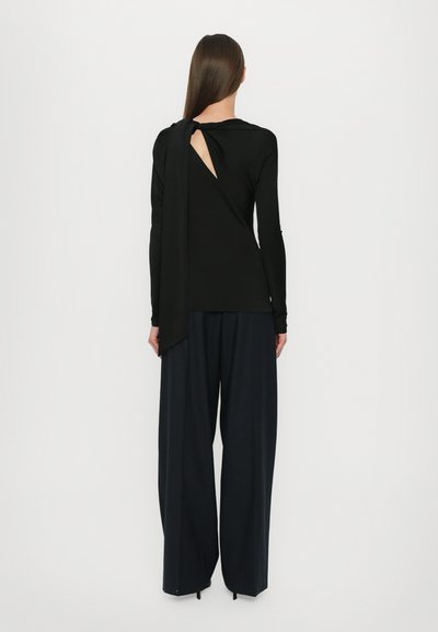 Victoria Beckham SLASH DETAIL - Pitkähihainen paita - black