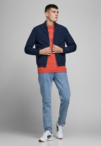 Jack & Jones JJEHILL CREW NECK  - Maglione - chili
