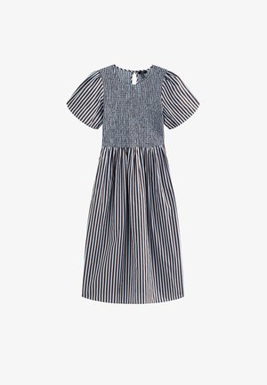 Robe à rayures verticales noires et blanches, manches courtes bouffantes, corsage ajusté smocké et fermeture bouton à trou à l'arrière.