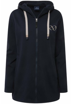 Marineblaue Zip-Hoodie mit einer Kordelzugkapuze, Vordertaschen und einem dezenten Logoakzent. Hergestellt aus weichem, strukturiertem Stoff.