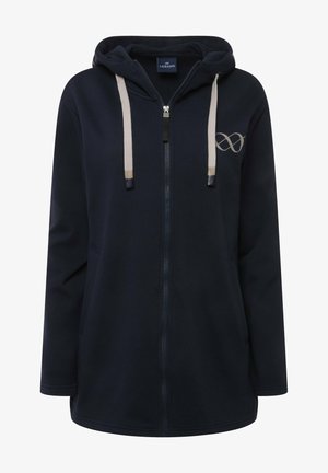 Sudadera con cremallera en color azul marino, con capucha ajustable, bolsillos frontales y un sutil acento de logo. Fabricada en un tejido suave y texturizado.