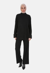 Modanisa Svetr - black