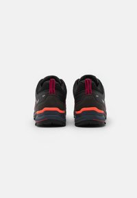 Salewa MOUNTAIN TRAINER LITE - Sapatos de caminhada - virtual pink/fluo coral