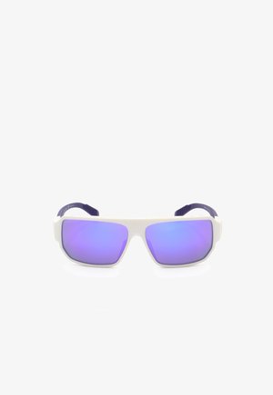 Occhiali da sole sportivi con montatura bianca e lenti riflettenti viola-blu, con aste testurizzate blu scuro.