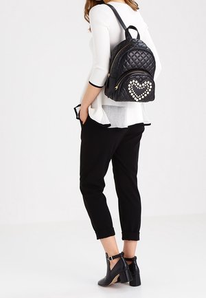 Boutique Moschino, Sac à dos - black
