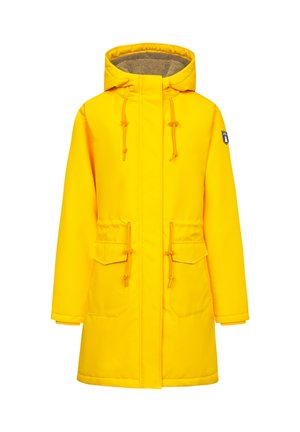 Gul vandtæt jakke med hætte, to forlommer, snorejusteringer og fleeceforet indre for varme og komfort.