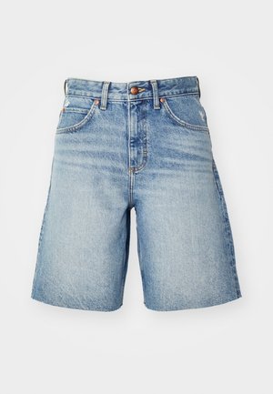 Denimshorts i ljusblått med hög midja, med knappstängning, fem fickor och lätt blekning för en sliten look.