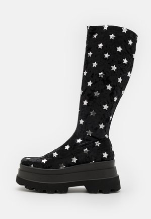 Koi Footwear - Kozaki na platformie