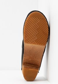 Sanita Sabots - black