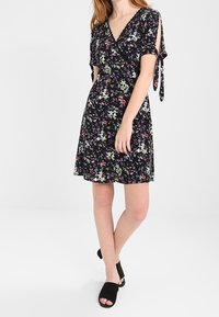 Even&Odd Robe de jour - black