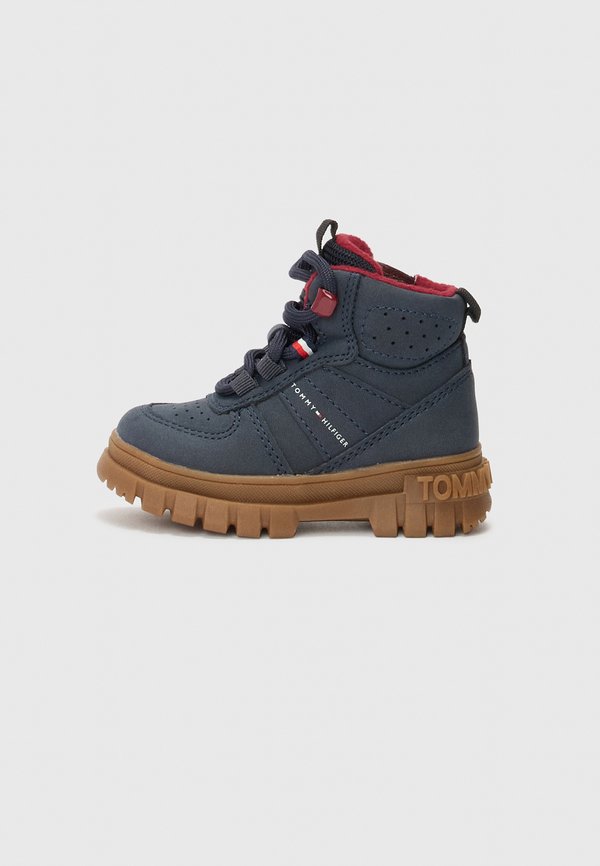 MICHIGAN UNISEX – Schnürstiefelette