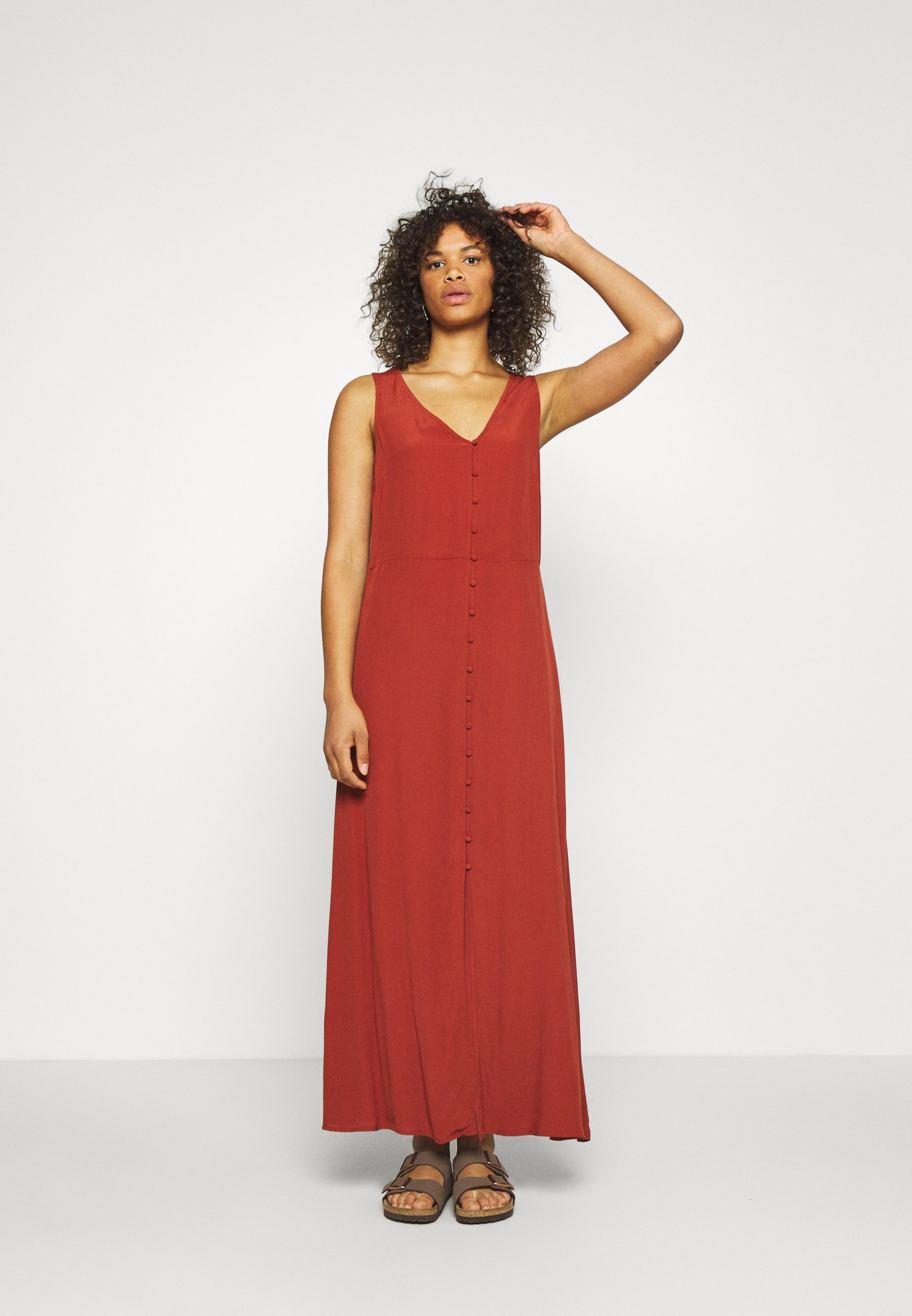 PIECES Tall PCMELINA ANKLE DRESS TALL Kjole chili oil PIECES Tall PCMELINA ANKLE DRESS TALL - Kjole - chili oil