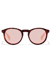 Broušené sluneční brýle s kulatými čočkami, růžově tónované. Acetátový rám s hladkým povrchem, široký nosník a štíhlé nožičky.