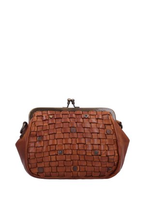 Rudas odinis delninukas su pynimo raštu ir metaliniu užsegimu, priekyje dekoratyvūs apvalūs akcentai.