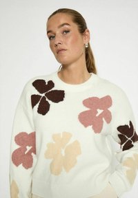 Desires Jumper - p cloud dancer print