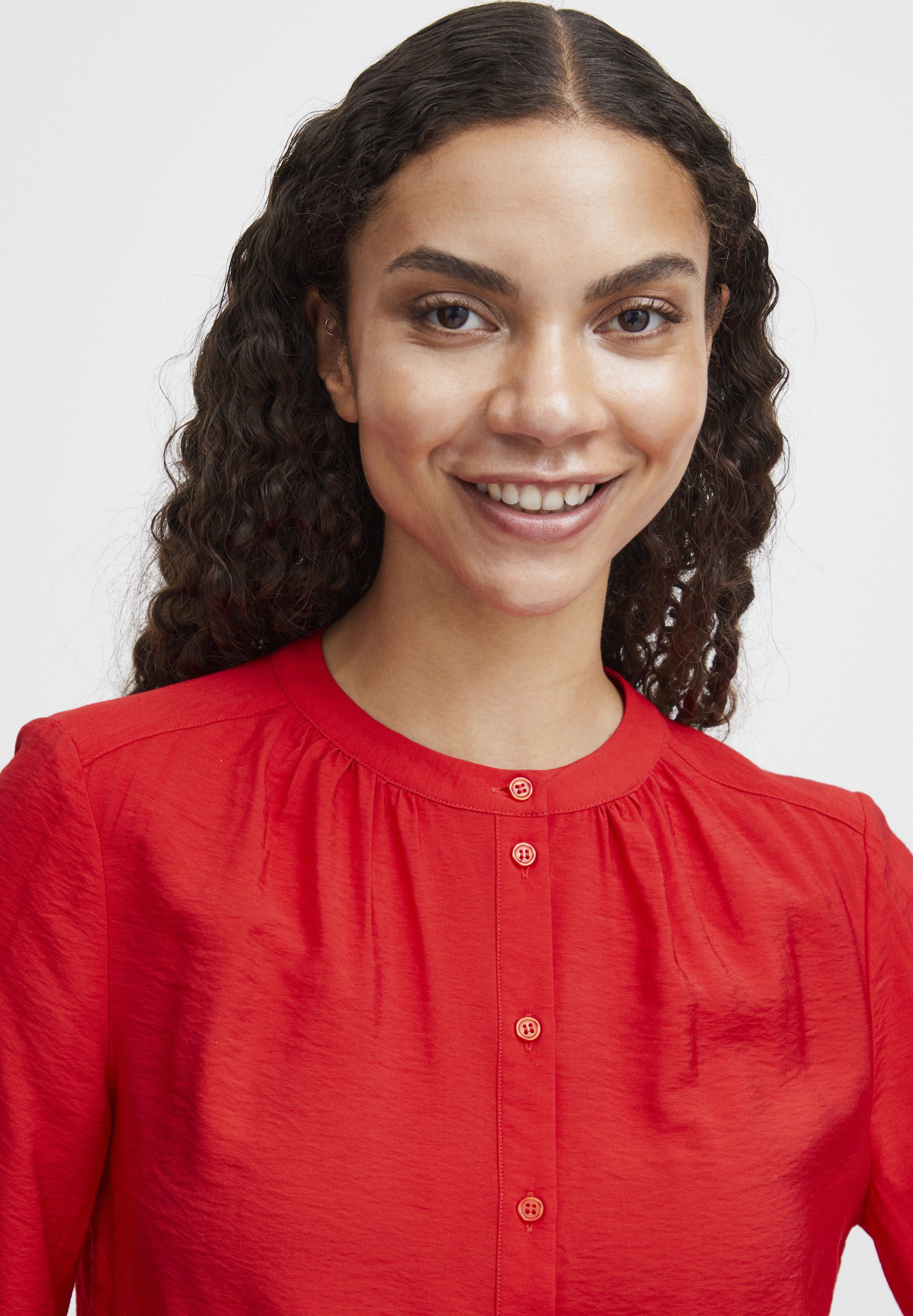 売れ筋商品|||ビーヤング シャツ レディース トップス BYILANO - Button-down blouse - goji berry Women's Button-Down Blouse in Goji Berry by BYILANO