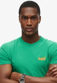 Superdry & Co VINTAGE LOGO  - T-shirt basic - drop kick green